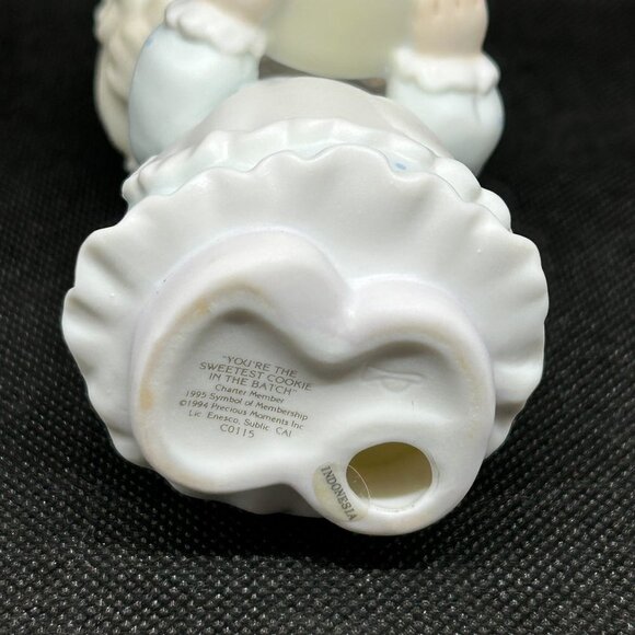 PRECIOUS Moments "You're the sweetest cookie in the batch" 1995 Member figurine - Picture 3 of 4